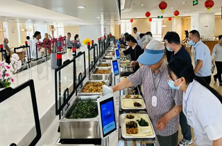 如何讓父母的晚年吃得更健康？燕達科學膳食方案，讓營養(yǎng)與美味都不缺席